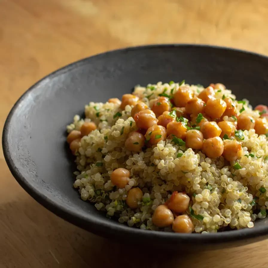 Ensalada de Quinua con Garbanzos