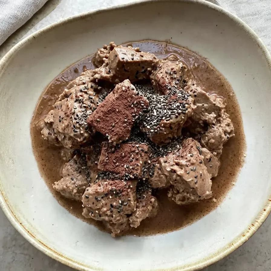 Plato de Variedades de Snacks Caseros Altos en Proteína