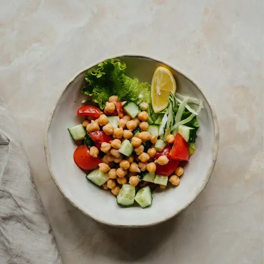 Ensalada de dieta con garbanzos