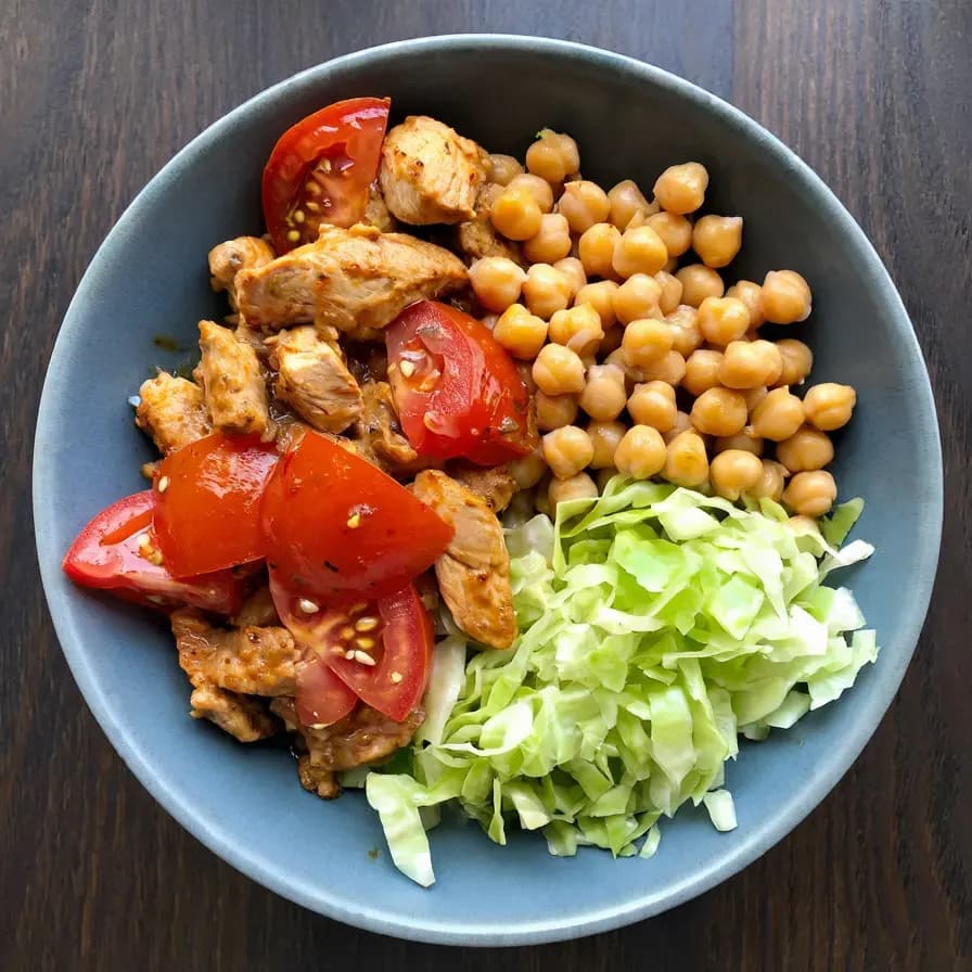 Bowl de Proteína con Pollo y Garbanzos