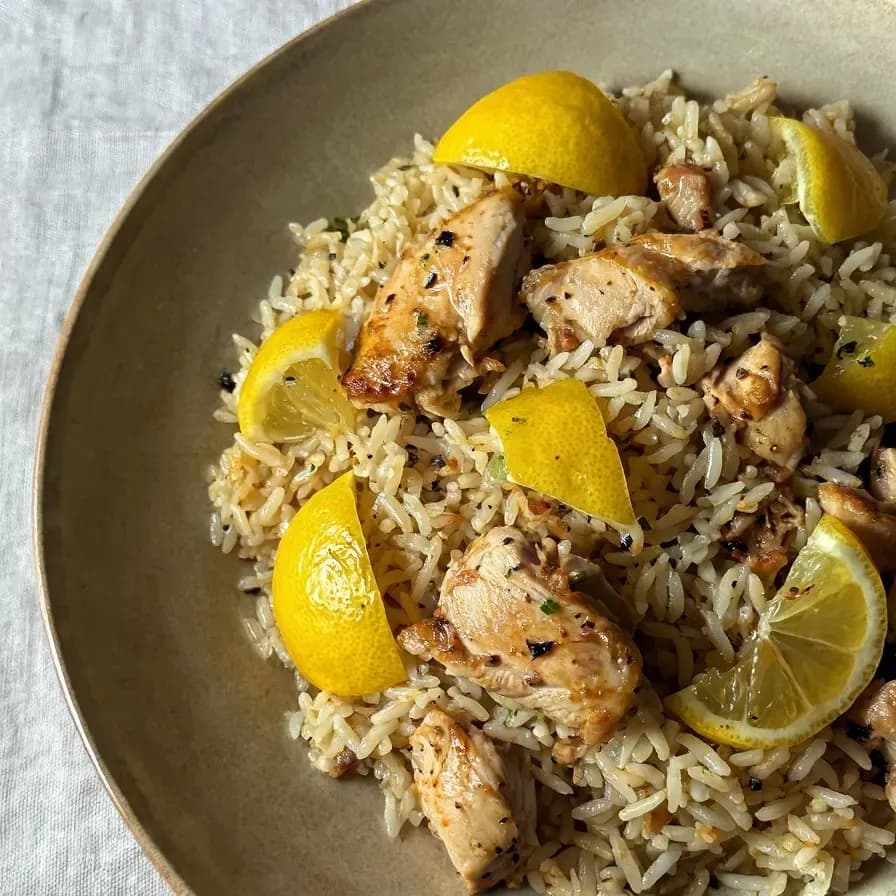 Практичная куриная грудка с простым рисом