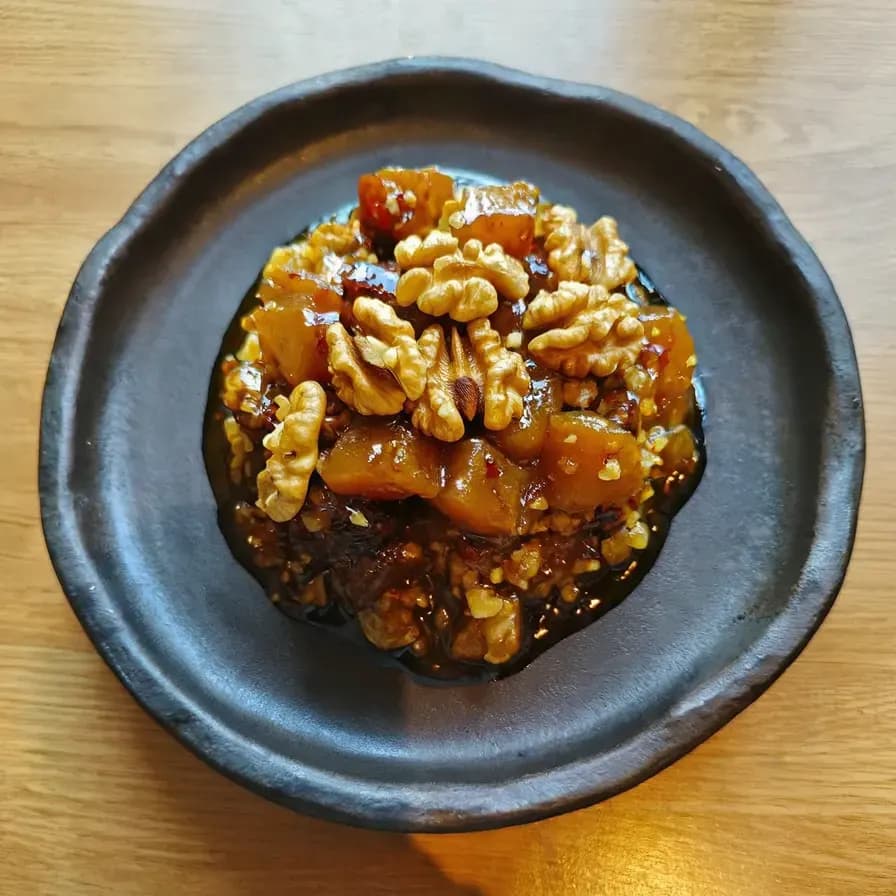 Kokosbällchen mit Tahini und Molasse