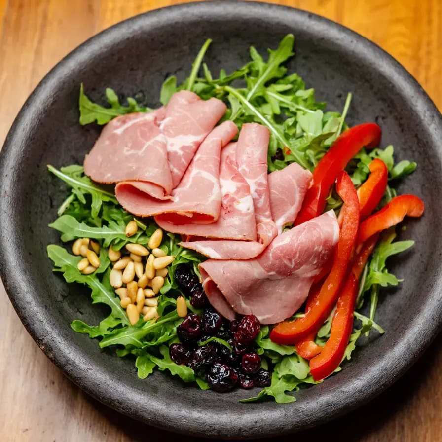 Ensalada de Pastırma y Pera