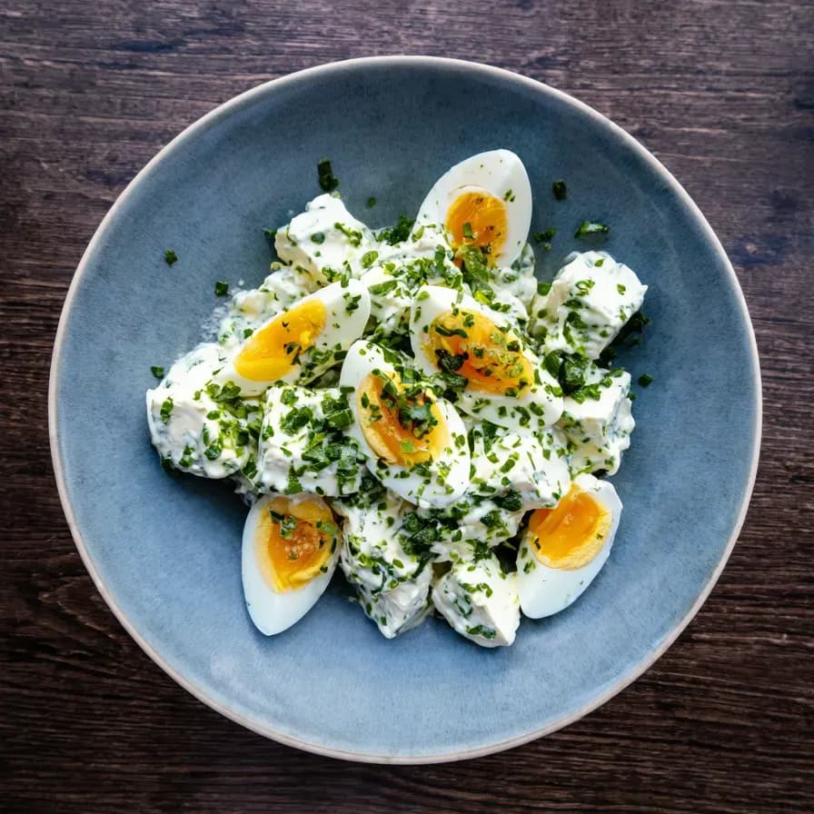 Kişnişli Mayonezli Yumurta Salatası