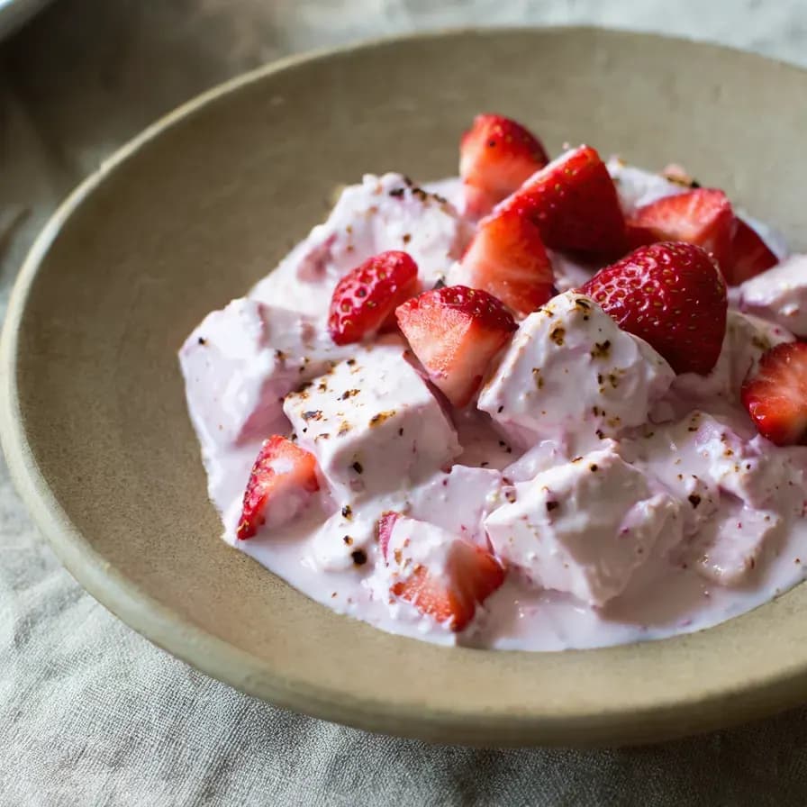 Yogur de fresas casero sin azúcar
