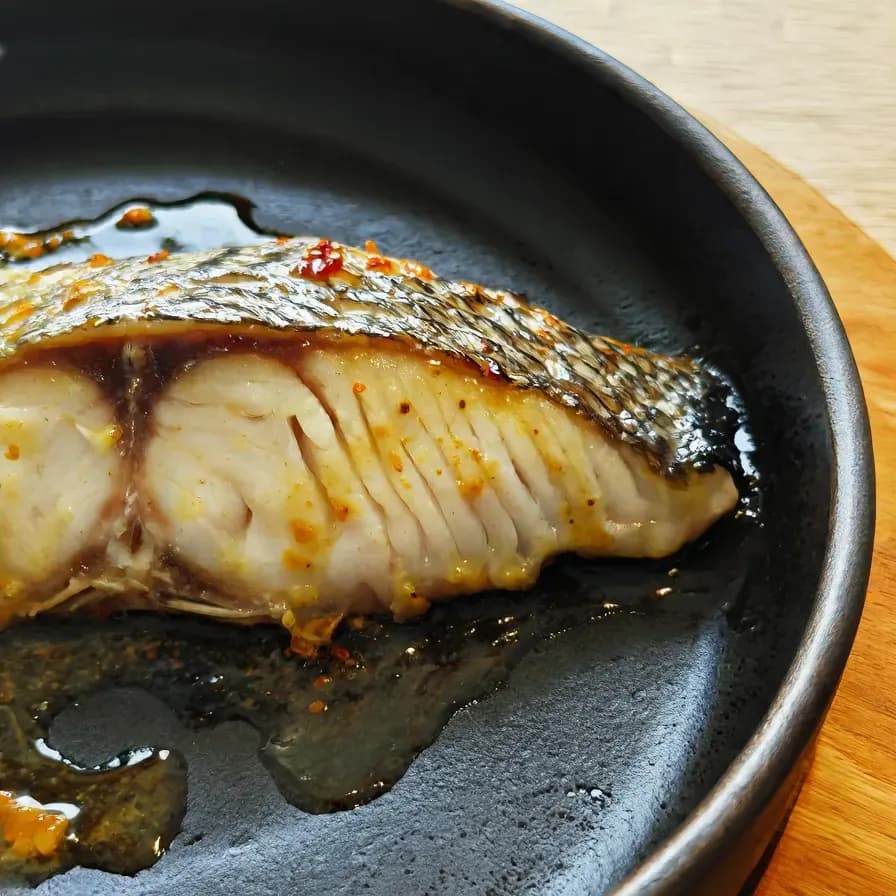 Plat Fırında Cevizli Levrek