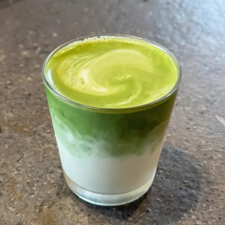Gericht Schaumiger Heißer Matcha Latte
