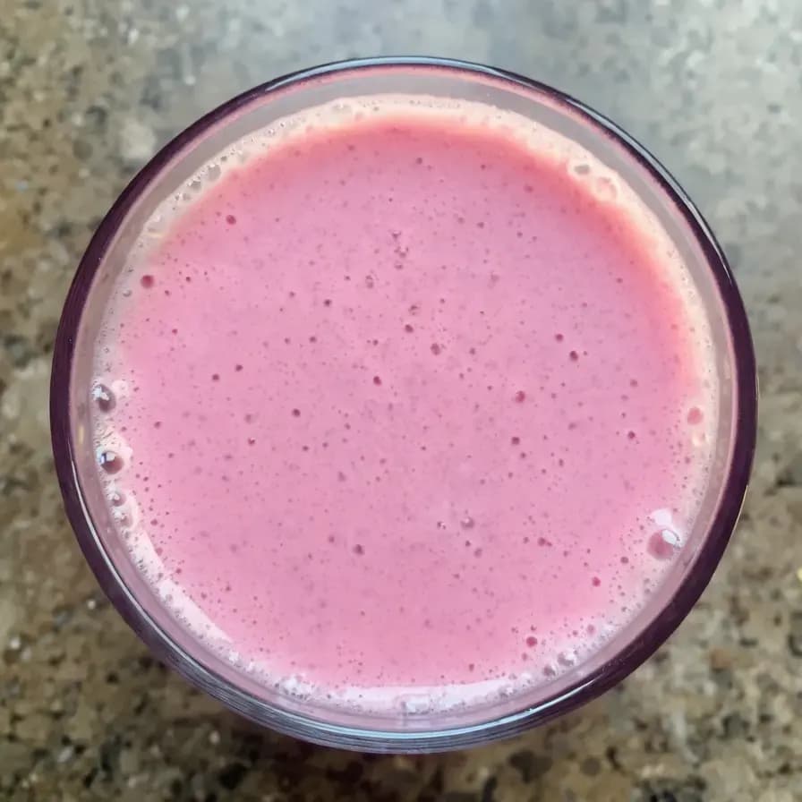 Smoothie aux baies tropicales riche en protéines