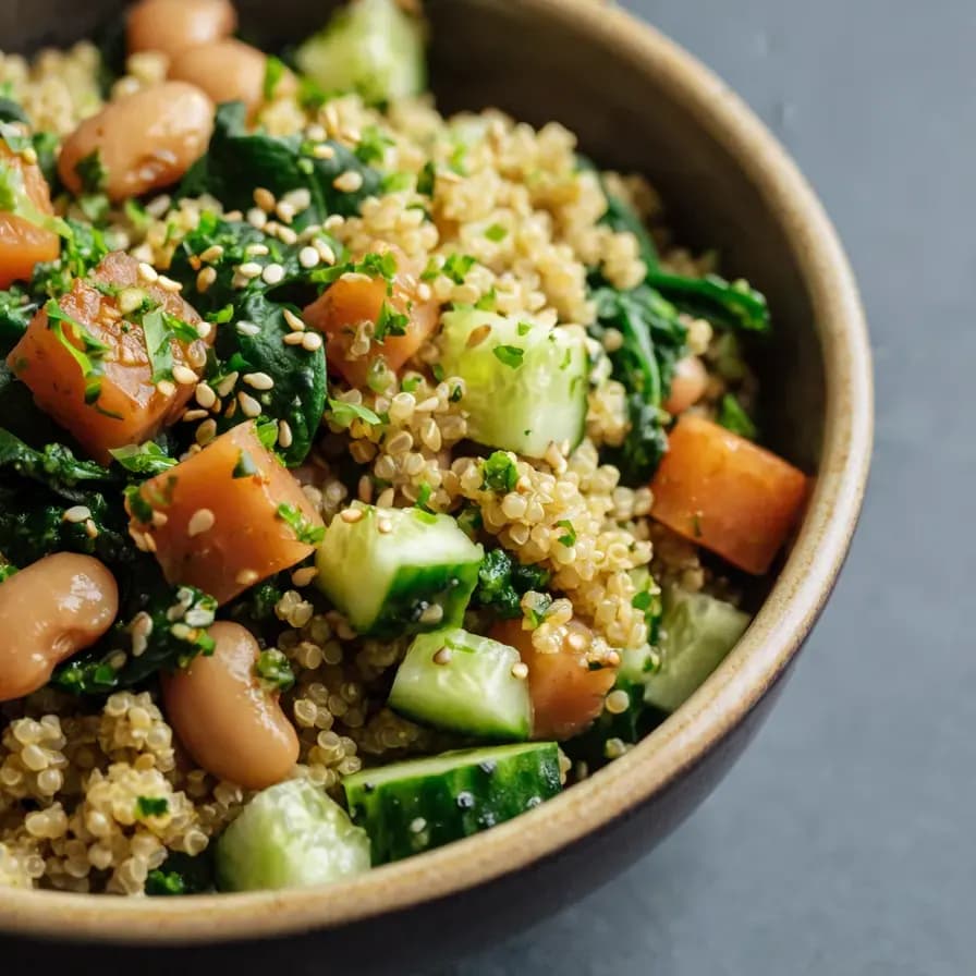 Ensalada de Quinoa Vegana con Frijoles