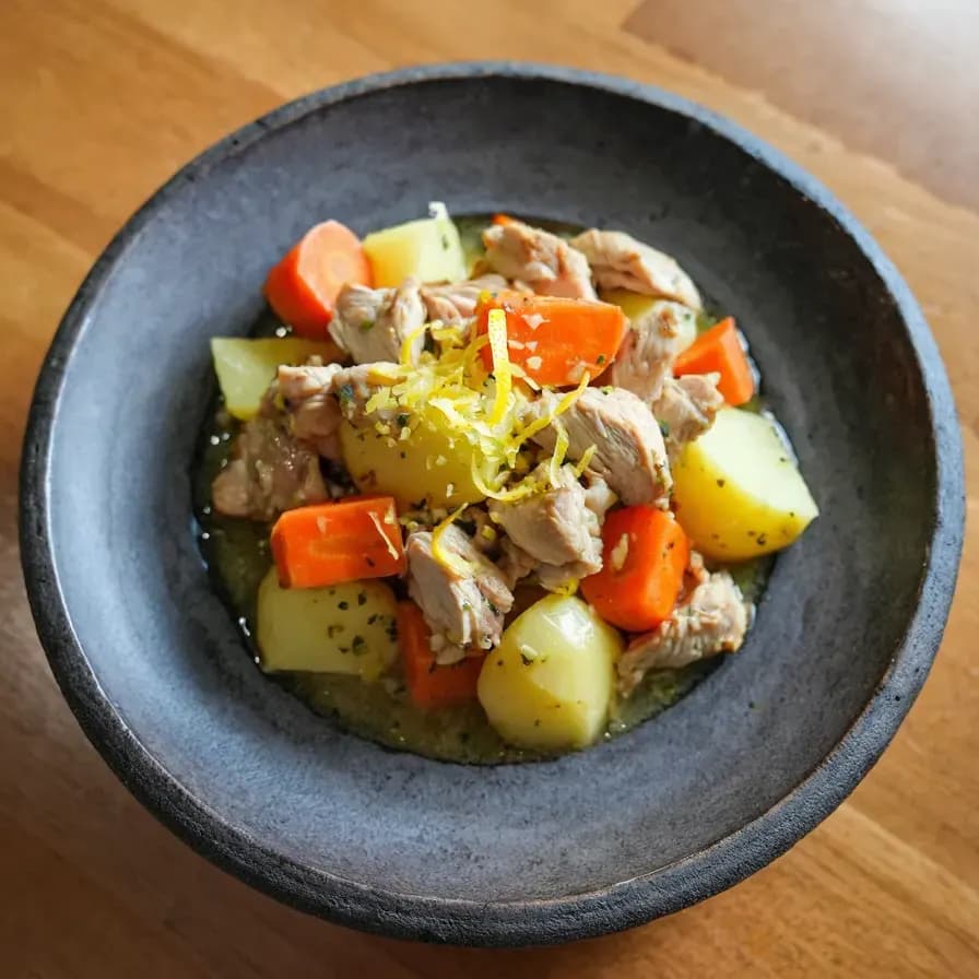 Pollo hervido con verduras