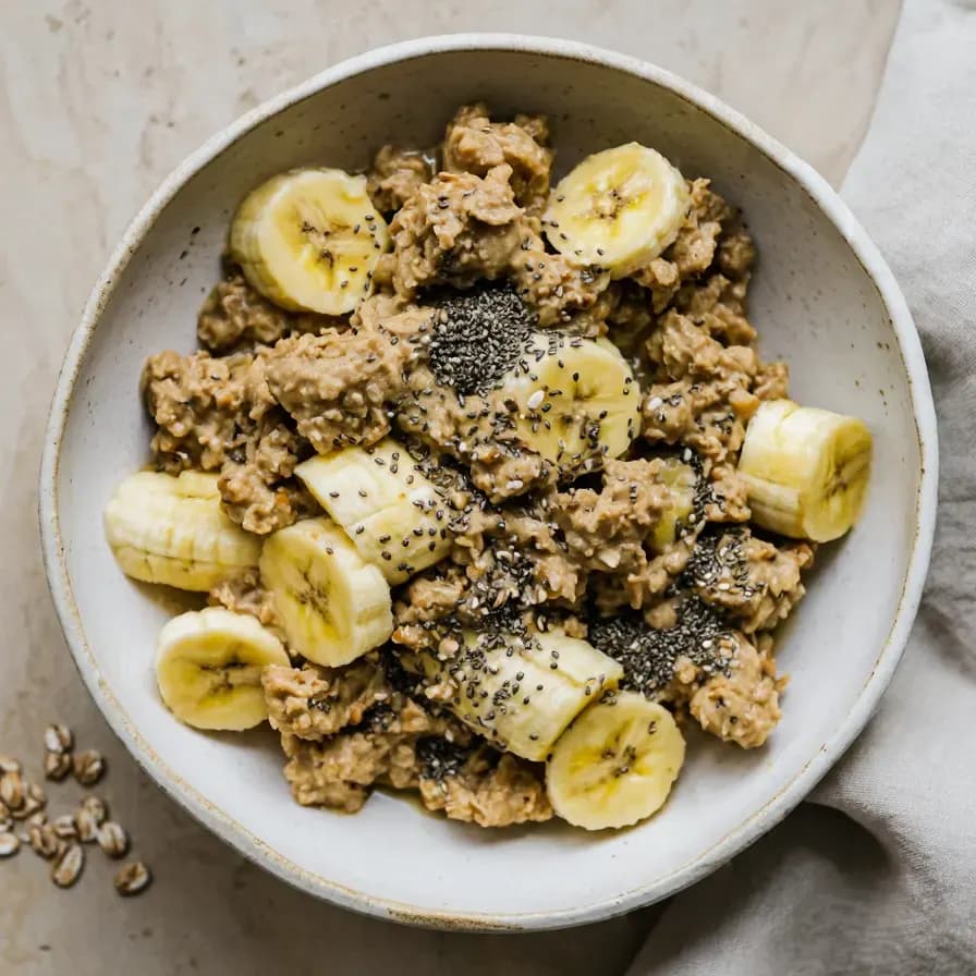 Frühstücks-Bowl mit viel Obst