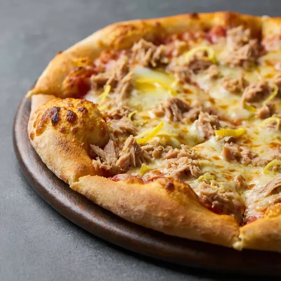 Plato de Ton Balıklı Yüksek Proteinli Pizza